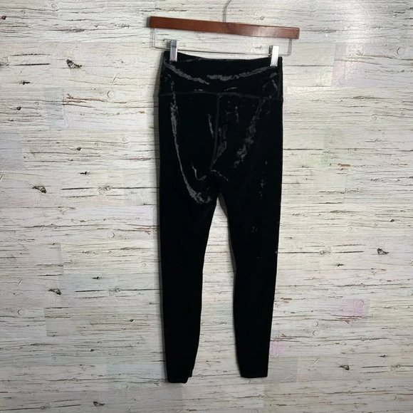 GOOD AMERICAN Crushing It Velvet High Waisted Leggings Black 1 small - Picture 7 of 9